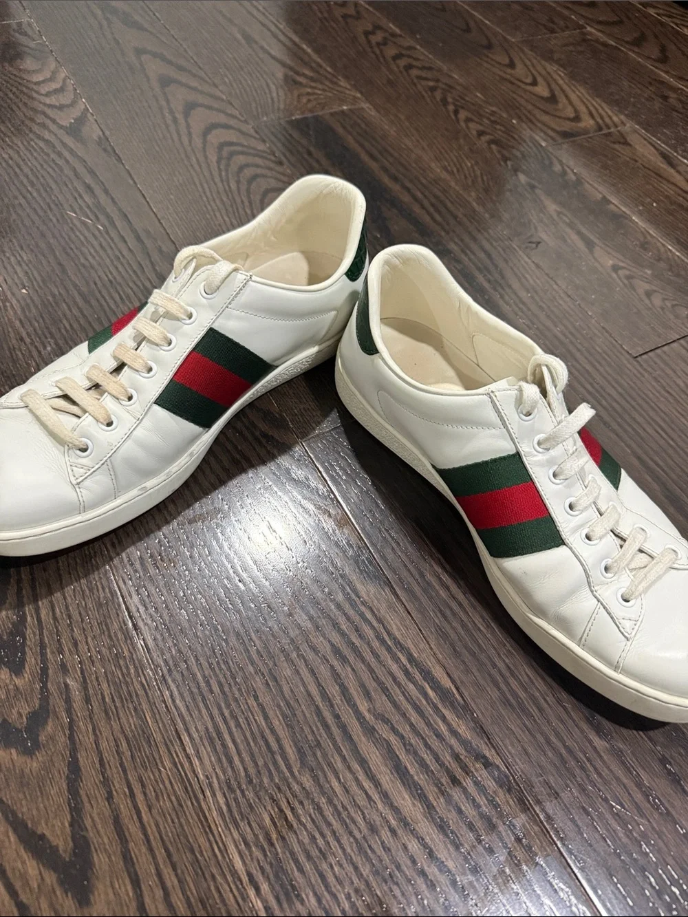 Gucci White Leather Sneakers with Green & Red Web Stripe